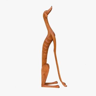 Escultura Cachorro em Madeira Sentado Olhando para Cima - Marco de Sertânia, by Marcos de Sertânia, from the Objetos collection