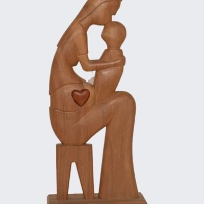 Escultura Gestante Madeira sentada G, by Elias José, from the Objetos collection